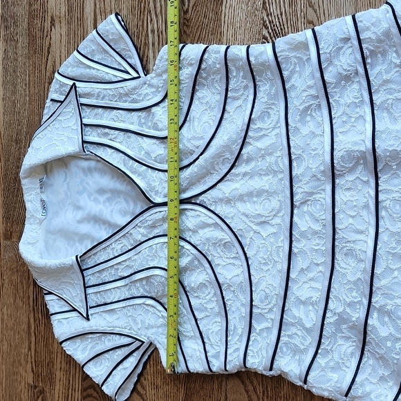 (M) Ravel Vintage Stretchy Lace  Overlay Ultra Flattering Fitted Old Fashioned - Picture 7 of 8